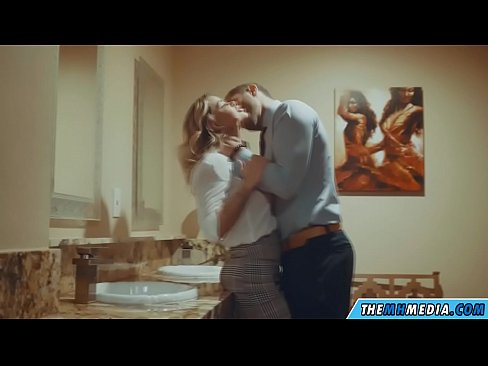❤️ Když vás na veřejných záchodcích svádí prsatá blondýna. Domácí porno u cs.credit-assorti.ru